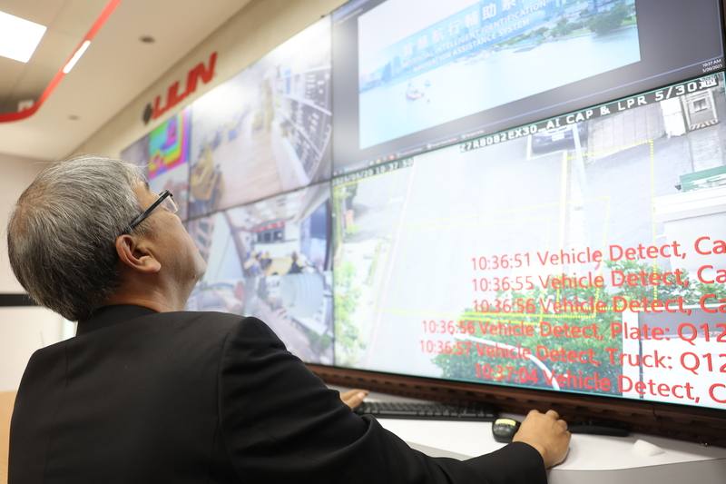 利凌企業資訊長胡志剛表示，2019年有客戶提出整合車牌辨識需求，團隊歷經半年多研發，成功開發出可獨立運算的攝影機車牌辨識技術。