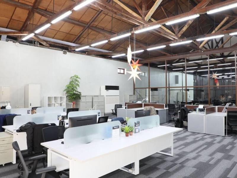 嘉義縣文化觀光局開設「AI數位轉型學院」系列課程，透過系統化學習與實務操作，協助在地產業掌握數位轉型契機，6月13日起至7月30日在嘉義文化科技創新基地（圖）授課。（嘉義縣政府提供）