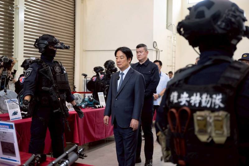 賴清德總統13日上午前往桃園視導「內政部警政署反恐訓練中心」
