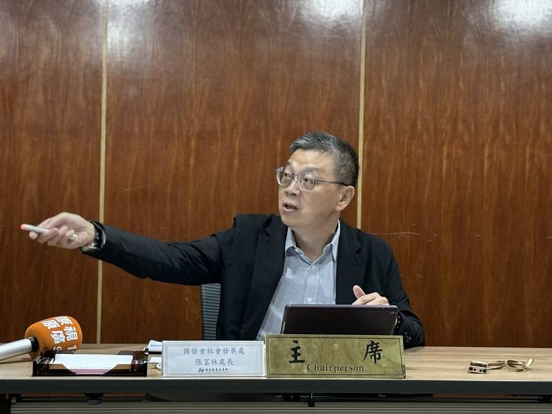 國發會社會發展處處長張富林（圖）12日表示，今年建立地方治理平台，聚焦高碳排產業影響以及綠能設施，短期將在六都先試辦2項以上的計畫，每案預計可以獲得補助新台幣300萬至500萬元。