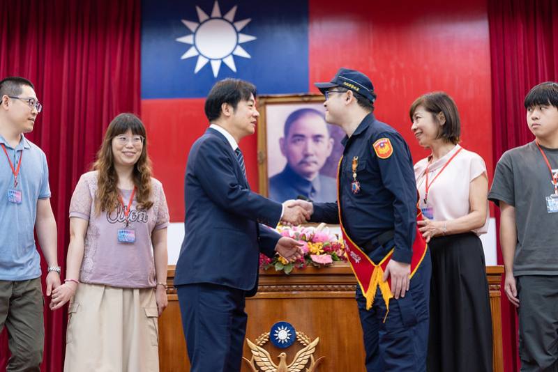 賴清德總統12日上午出席「114年警察節慶祝大會」