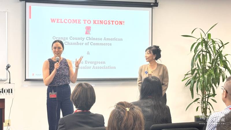 金士頓的朱履佳（左）曾是胡安瀅（右）在爾灣中文學校的學生