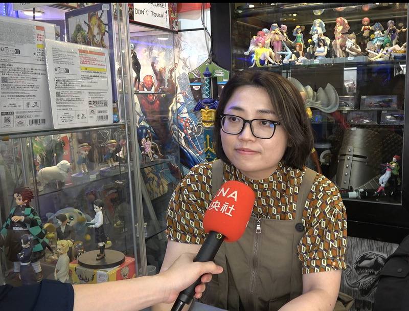 本名柯宥希的漫畫家「顆粒」接受中央社訪問表示，這是她首度到義大利，她覺得很特別的是這裡的讀者年齡層很廣，從老爺爺到兒童都有。