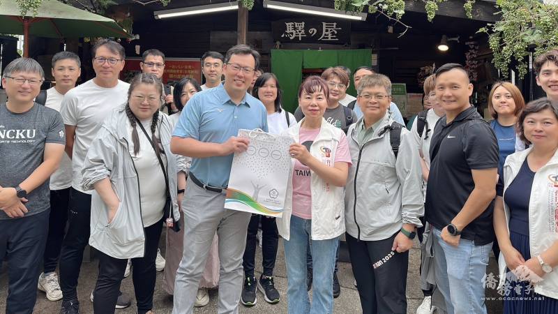 體育署與臺日文化傳承交流協會合照，圖為鄭世忠署長(前排左3)、會長正田千媛(前排右４)