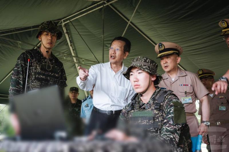 顧部長視導海軍陸戰隊陸戰66旅，實地瞭解訓練狀況