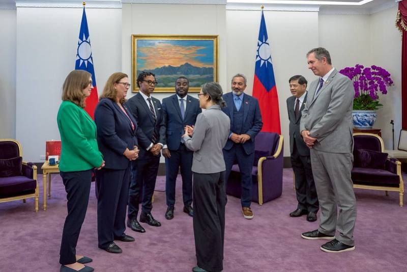 副總統接見「美聯邦眾院『國會台灣連線』共同主席貝拉訪問團」並相互交流