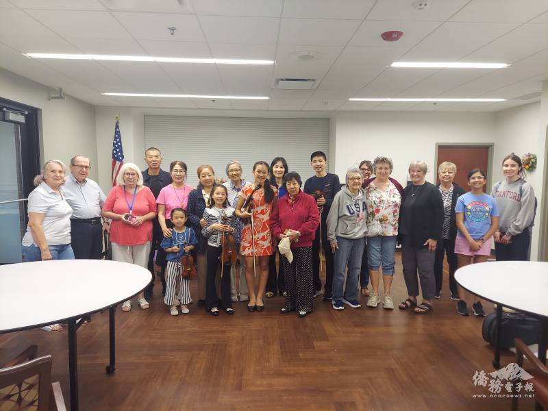 芝加哥福爾摩沙三重奏養老院音樂會表演合照