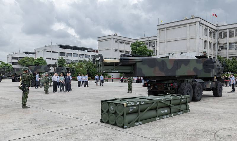 賴清德總統17日上午前往臺中勗勉「陸軍砲兵第58指揮部」