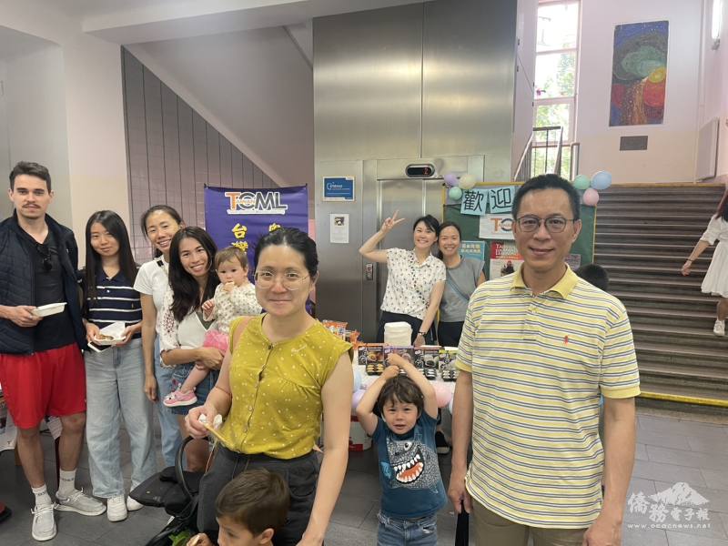 文化體驗日吸引家長與孩子一同認識華語與臺灣文化，氣氛溫馨