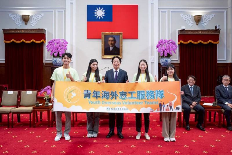 賴清德總統17日下午接見「青年海外志工服務隊代表」
