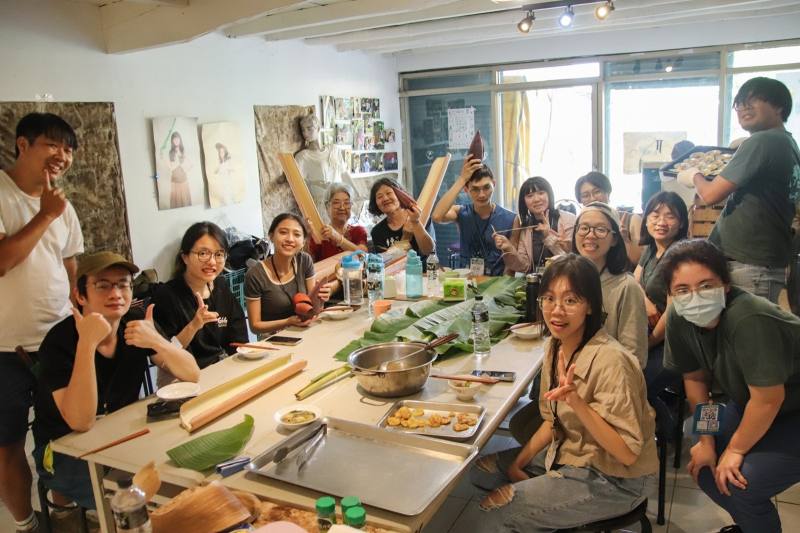 「台青蕉」團隊設計的「全蕉宴」製作課程（香蕉咖哩豬排、香蕉湯、香蕉花茶、奶油烤香蕉甜點)