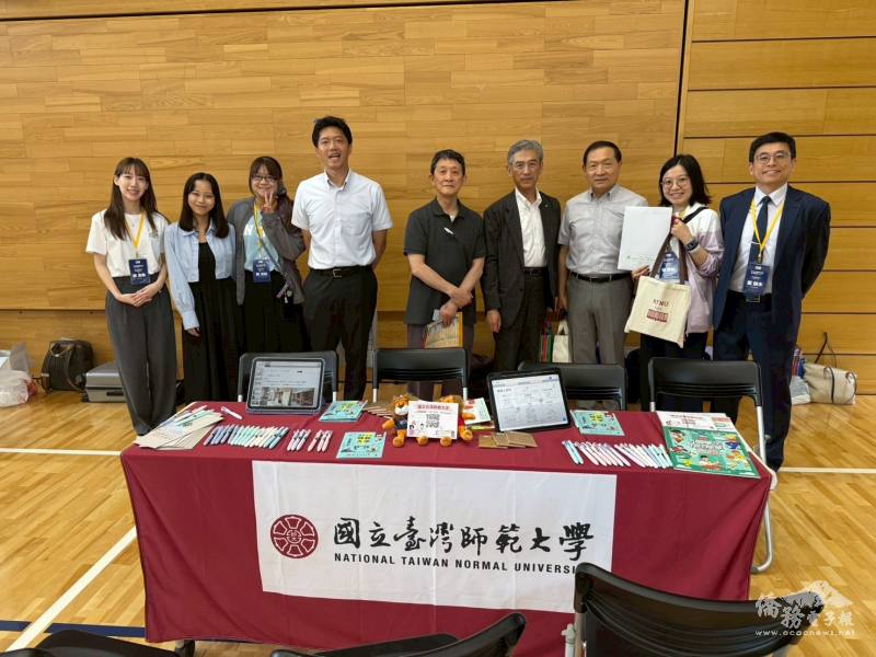 參展大學工作人員合影