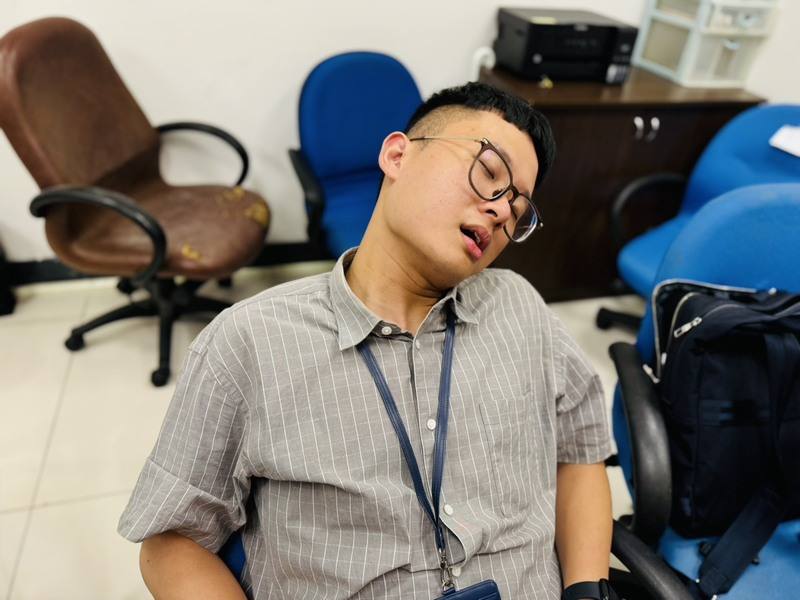 打呼恐是呼吸中止症警訊，醫師18日提醒，阻塞型睡眠呼吸中止症是常見但容易被忽視的疾病，若未及時治療，恐引發高血壓、心臟病、中風、糖尿病、失智與惡性腫瘤等健康風險。圖為示意畫