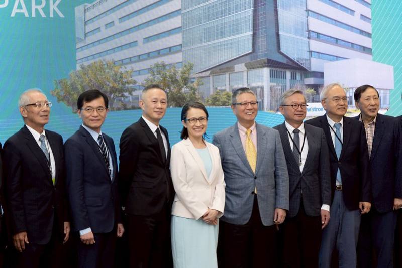 蕭美琴副總統19日上午出席「緯創資通全球營運總部竹北AI園區開幕典禮」