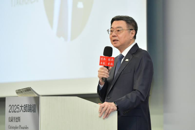 卓揆：掌握全球供應鏈重組契機 加速導入AI應用 引領臺灣向上發展