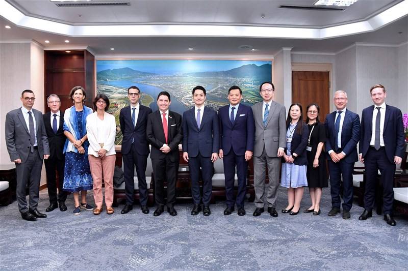 Taipei Mayor Chiang Wan-an (seventh left) and members of his administration meet with a French delegation in 2023 led by the vice president of the French Senate's Committee on Foreign Affairs, Defence, and Armed Forces, Olivier Cadic (sixth left). Photo c
