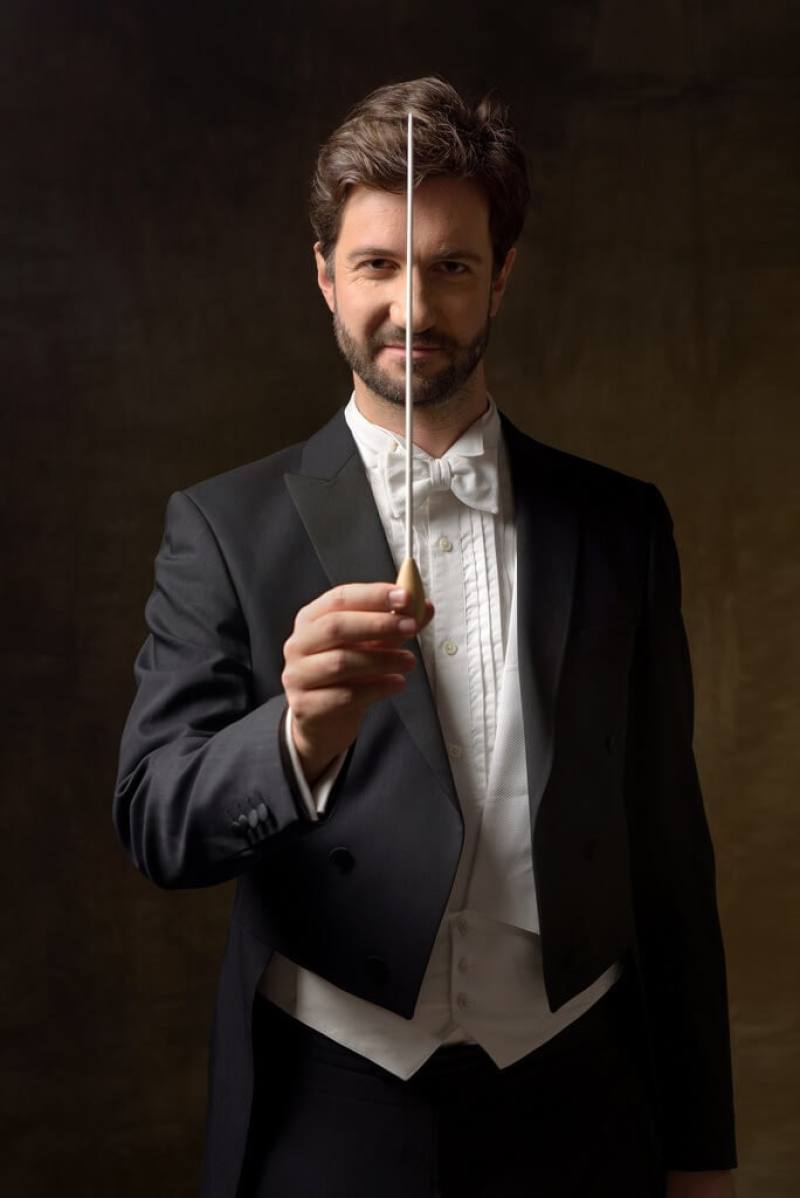 國立台灣交響樂團將推出「范努斯敦、劉惠芝與國台交」音樂會，為法國指揮家范努斯敦（Victorien Vanoosten）（圖）首度訪台領軍演出。（國台交提供）