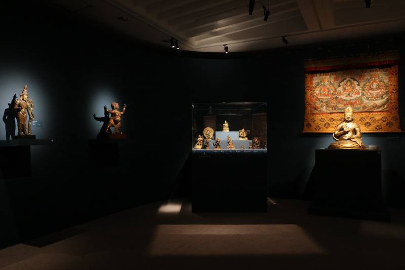 《傳承之美–永恆的蒙藏宗教與藝術》特展將自明（21）日起展出至2026年1月11日，以「漢傳佛雕藝術之美」、「藏傳佛教的傳承法脈」、「曼荼羅」及「蒙藏工藝」4大單元呈現。