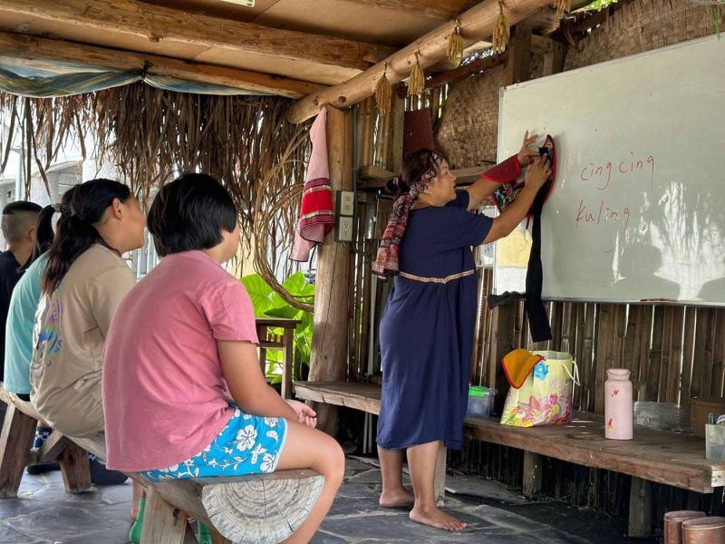 傳統服飾沉浸式族語課程與製作活動