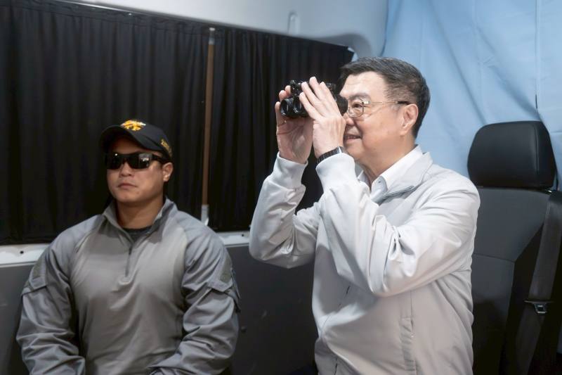 行政院長卓榮泰20日前往基隆市「海巡署第二巡防區指揮部」