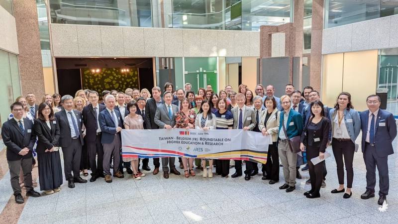 「2025年臺灣-比利時高等教育圓桌會議」與會者合影