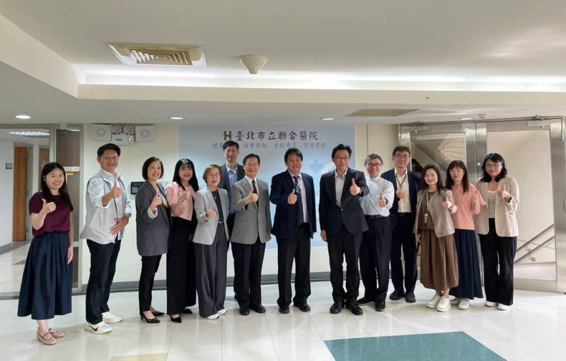文化大學與台北市立聯合醫院進行跨域合作會議，雙方將合作導入藝術療癒、AI健康應用等資源到社區，並攜手培養具專業能力的健康照護人才。（文大提供）