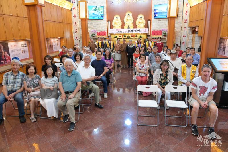 國際佛光會芝加哥協會講座「大腦與人生：幸福的智慧」全體合影