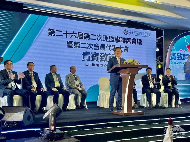 駐越南代表處大使劉世忠致詞