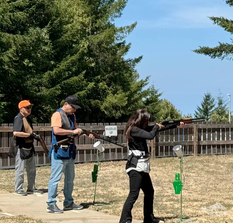 射擊比賽選手靶場競技