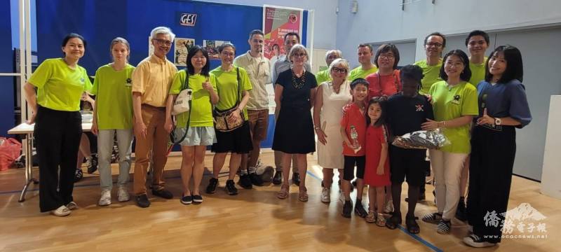 TCML亭林中文學校教職員與大諾瓦西市府代表合影