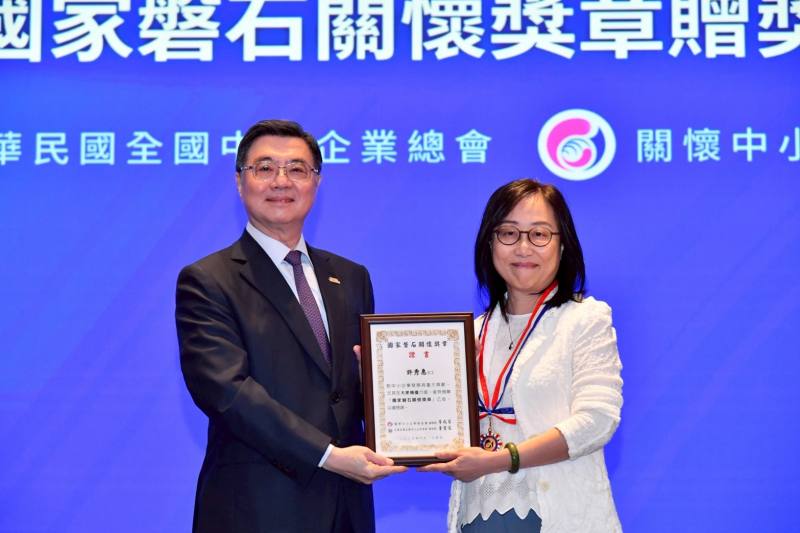 行政院長卓榮泰頒獎