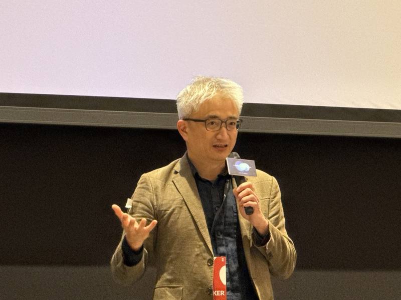 台灣人工智慧實驗室創辦人杜奕瑾25日宣布推出代理型人工智慧（Agentic AI）平台全新版本FedGPT AgentTeam，專精台灣繁體中文語境，能依照企業內部需求，應用於客服、人力資源、行銷、製造、資訊科技等場景。