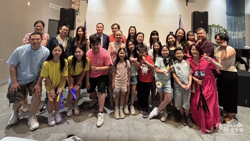 許多家長熱情參與給予掌聲支持