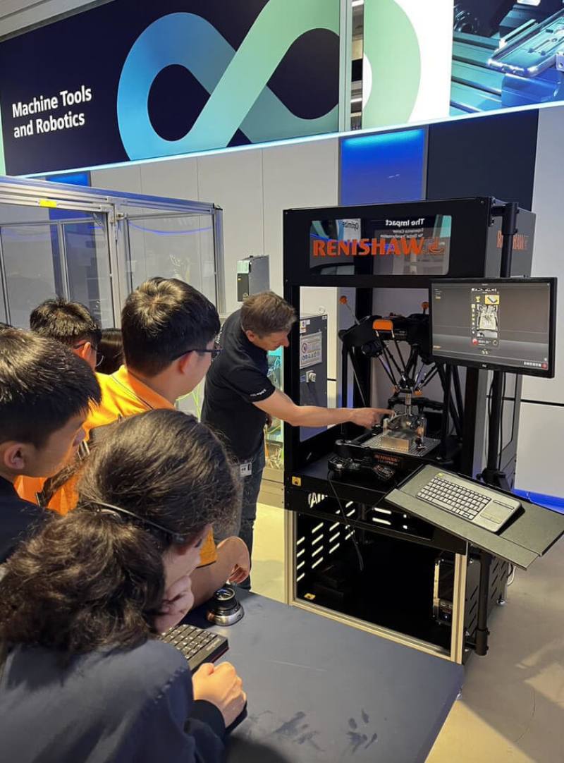 台北市教育局指出，6月「德國、奧地利工業科技實習及文化見學團」參訪西門子自動化工廠，了解高階3D列印運用於自動化設備。（台北市教育局提供）