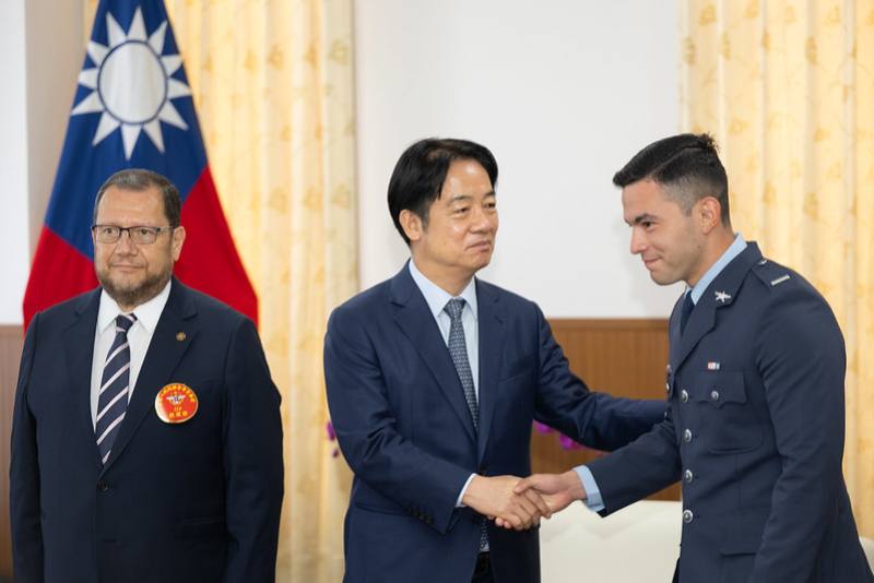 總統出席「114年三軍八校院聯合畢業典禮」