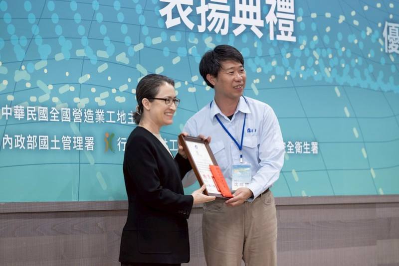蕭美琴副總統25日下午出席「第十屆優良工地主任表揚典禮」
