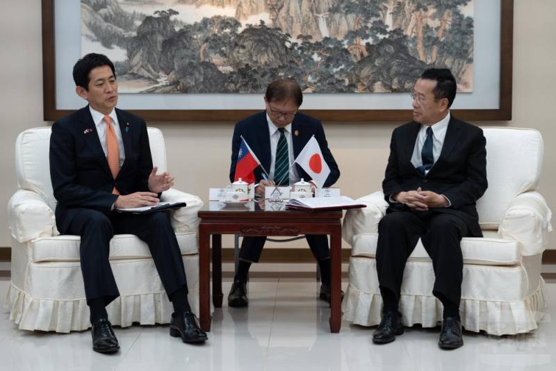 顧部長接見小林議員