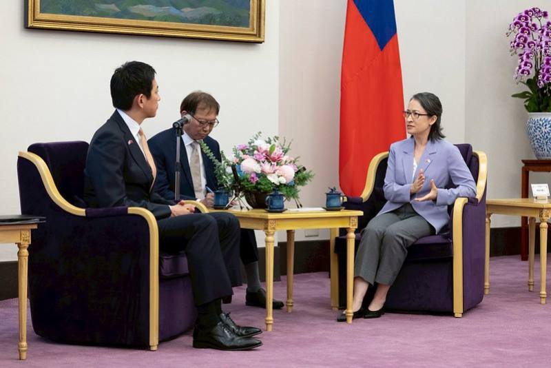 副總統接見「日本前經濟安全保障擔當大臣小林鷹之眾議員」並相互交流