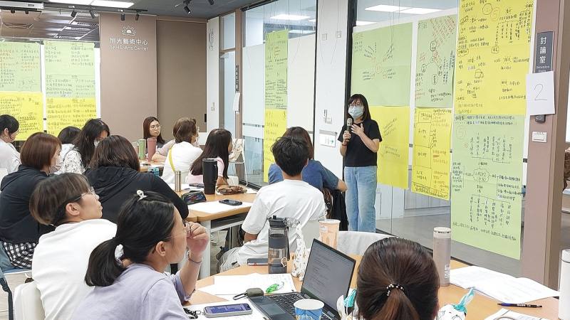 國立臺北教育大學幼兒與家庭教育學系盧明副教授進行成果分享回饋