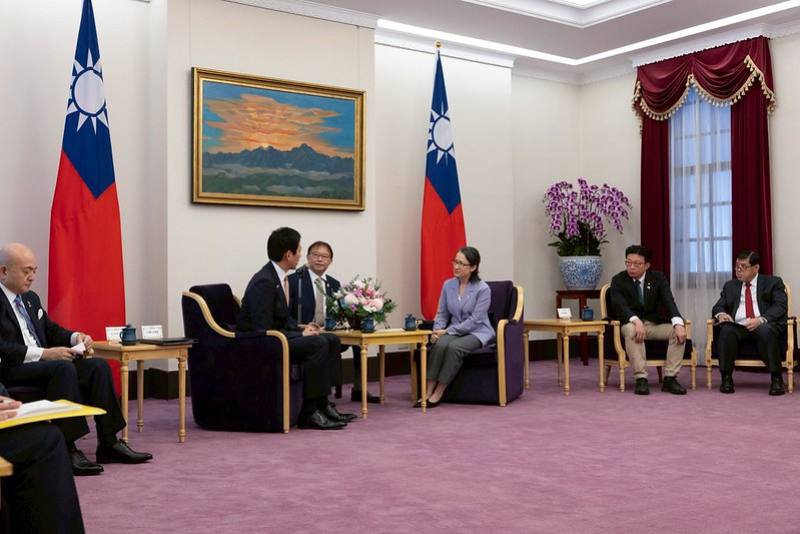 副總統接見「日本前經濟安全保障擔當大臣小林鷹之眾議員」