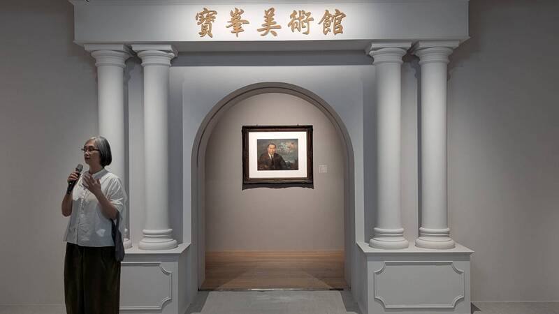 台北市立美術館26日起將展出「懷德樂美—倪蔣懷紀念展」，其中特別在展間打造前輩藝術家倪蔣懷生前希望設立的寶峯美術館，策展人廖春鈴（圖）介紹，入口畫作為畫家洪瑞麟繪製的倪蔣懷肖像