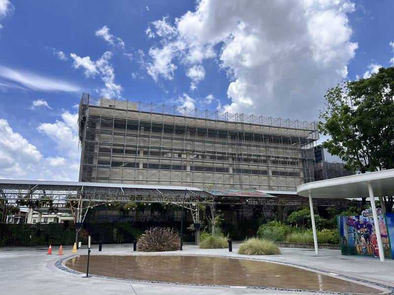 屏菸1936文化基地15及17號倉庫將改造成屏東探索館，由文化處推動館內策展規劃，此次跨國合作由台灣執行團隊鑫囍創業公司Jollify擔任整體展示規劃統籌，邀集荷蘭設計團隊共同參與探索館展場設計與製作，預計於2027年正式啟用