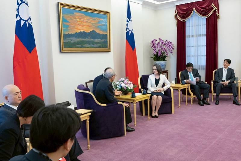 副總統接見「日本台灣交流協會」前會長大橋光夫，並相互交流