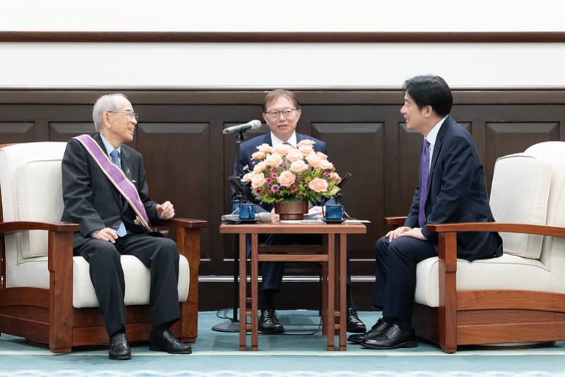 總統頒授日本台灣交流協會前會長大橋光夫「大綬景星勳章」