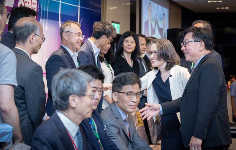 蕭美琴副總統27日晚間出席「第68屆會計師節慶祝聯歡晚會」