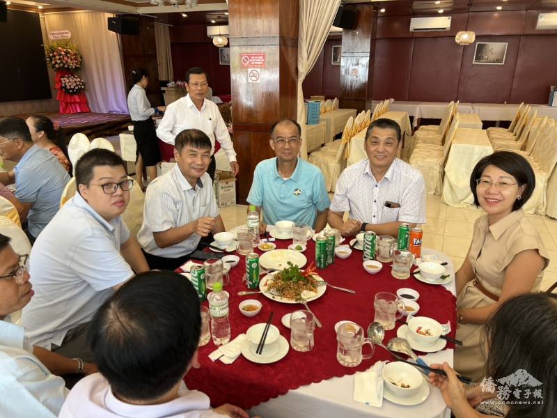 巴地頭頓省臺灣商會會長陳威光率領副會長陳柏魁、理事陳俊吉、林冠禎、監事魏如伶與秘書長賴鴻璋出席