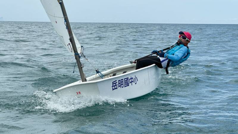 To sail their Optimist dinghies, the kids have to learn to judge the wind and use their whole bodies. ​​