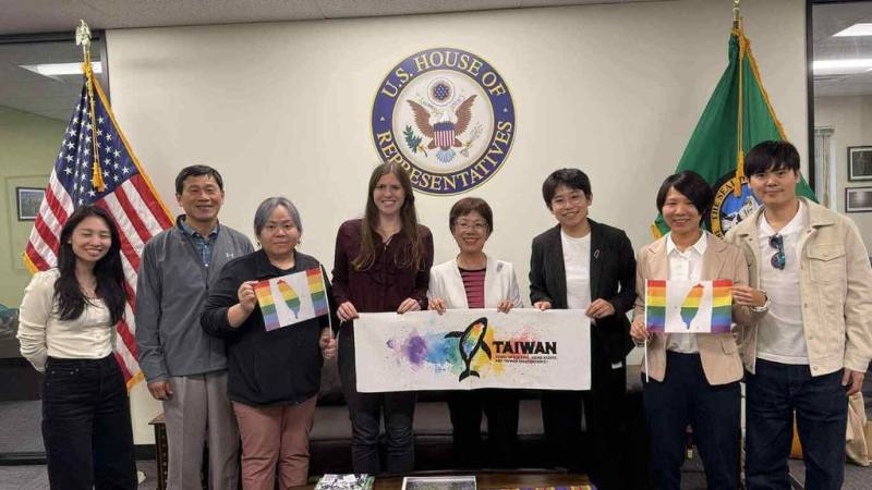 前立委尤美女（右4）訪美，拜訪聯邦眾議員傑亞帕爾（Pramila Jayapal）辦公室，在台美人權議題上實質交流。（大西雅圖台灣同鄉會提供）