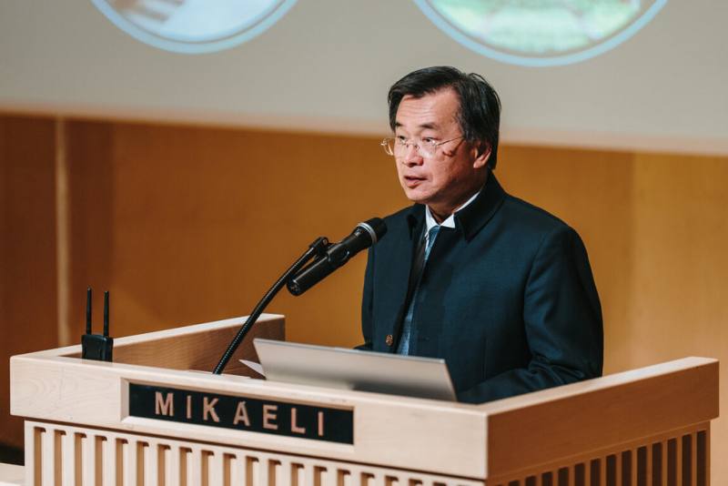 芬蘭米凱利藝術節今年以「台灣」為主軸主題之一，邀請高雄市愛樂文化藝術基金會董事王隆興（圖）1日在「台灣商橋」交流會上舉行演講，介紹故鄉高雄與台灣。（高市國提供）