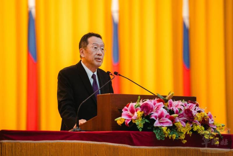 顧部長以「以人為本、減法思維」哲學勉勵全體初官